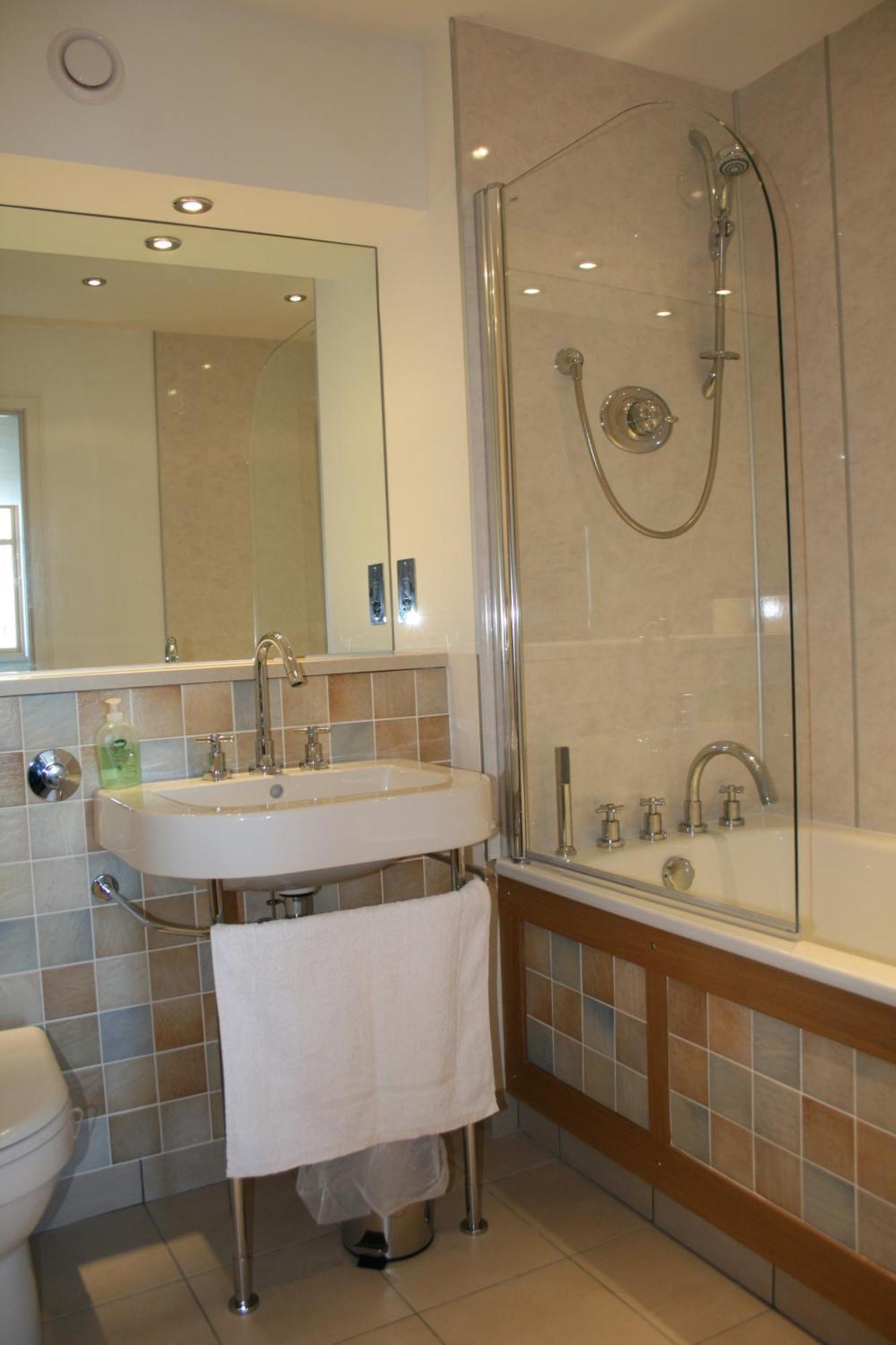 Bridge Street Apartments Инвернес Екстериор снимка