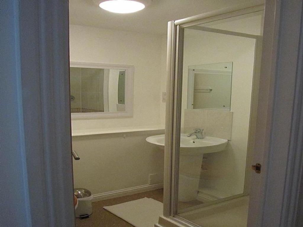Bridge Street Apartments Инвернес Стая снимка